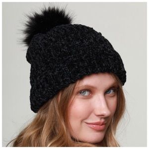 Black chenille faux fur pom beanie